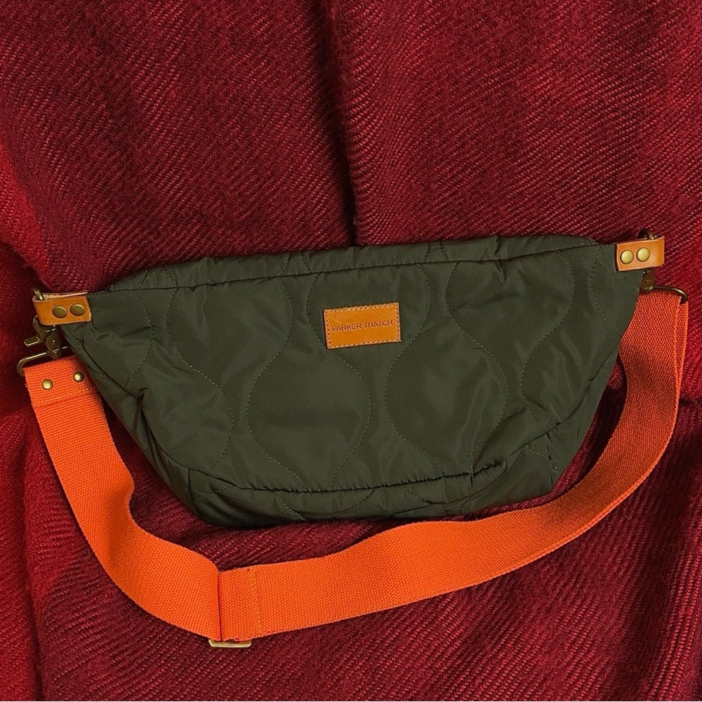 Parker Thatch Quilted Cross Your Heart Sling Bag Olive Nylon Rare - Picture 6 of 16